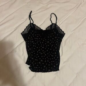 Noodle strap tee with lace on top